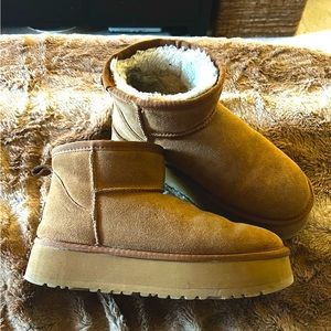 Classic Ultra Mini Platform Uggs